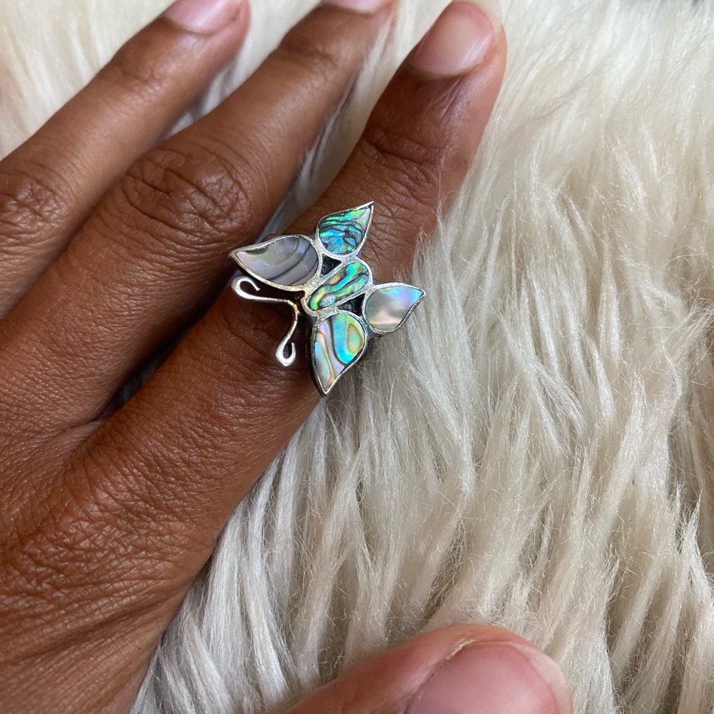 Fantastica silver abalone shell butterfly ring. - Picture 8 of 10